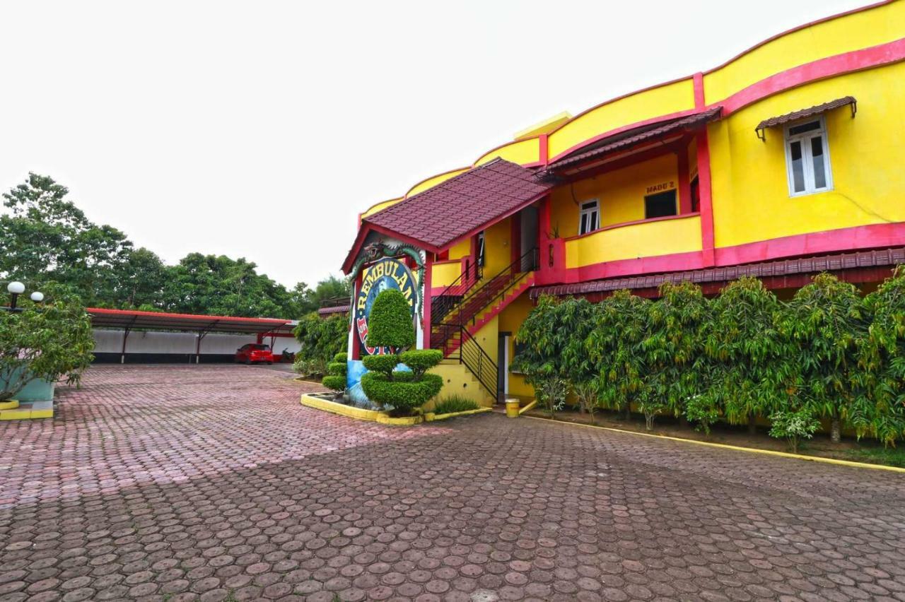 Hotel Rembulan Tebing Tinggi Bagian luar foto